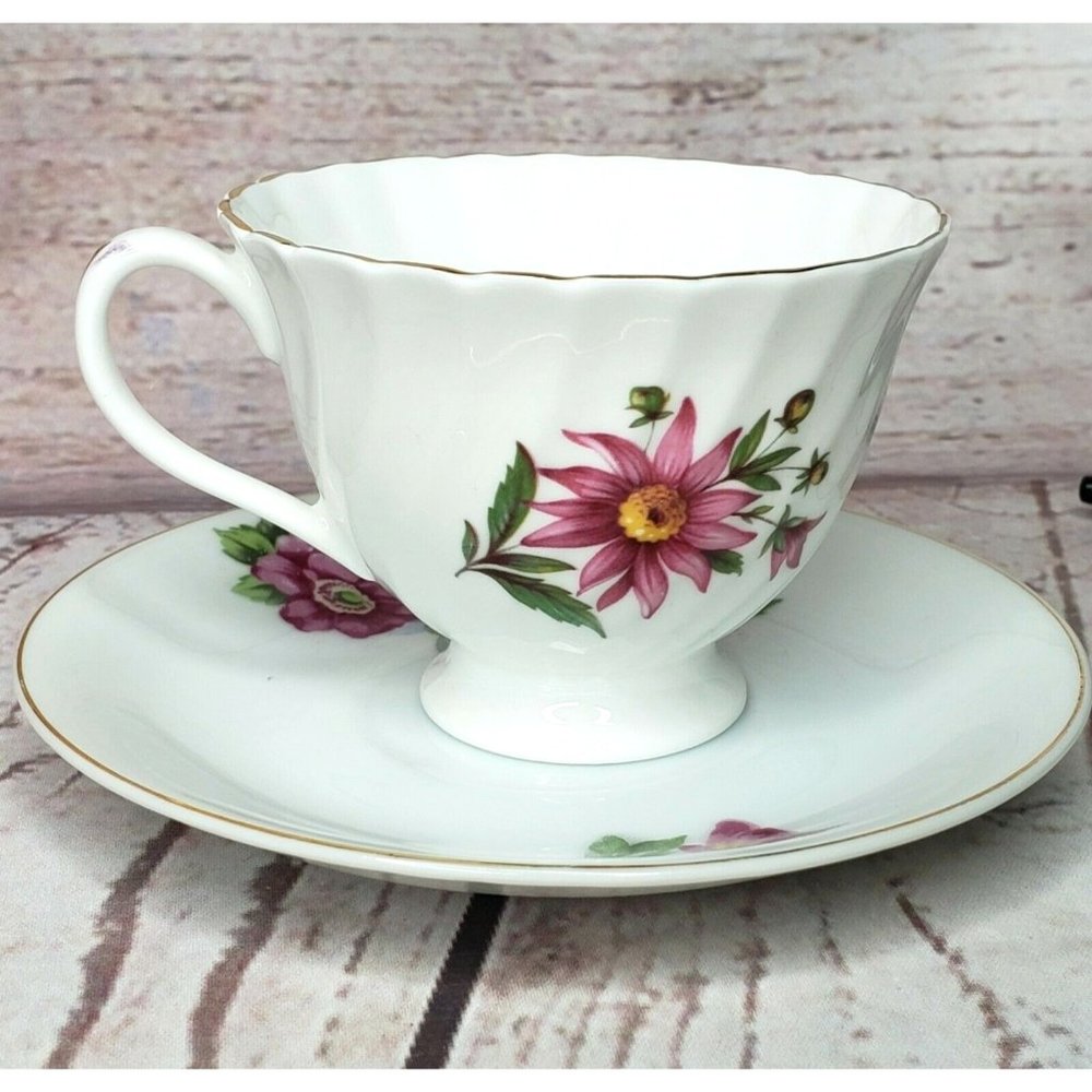 Vintage Mayfair Bone China Made In England Tea Cup And Saucer